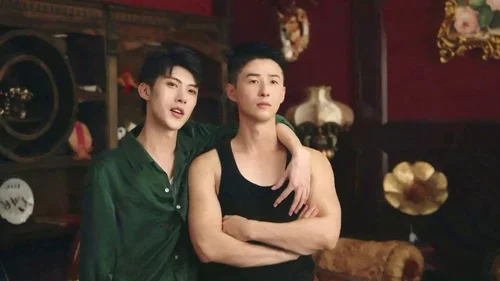 Be Moon Falling for My Enemy's Son (Legendado)