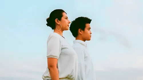 De Costas Para o Mundo