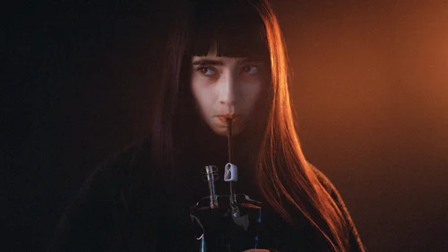 Vampira Humanista Procura Suicida Voluntário