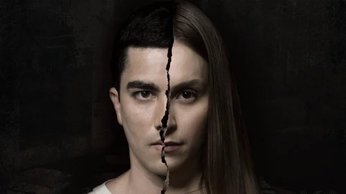 A Menina que Matou os Pais: A Série